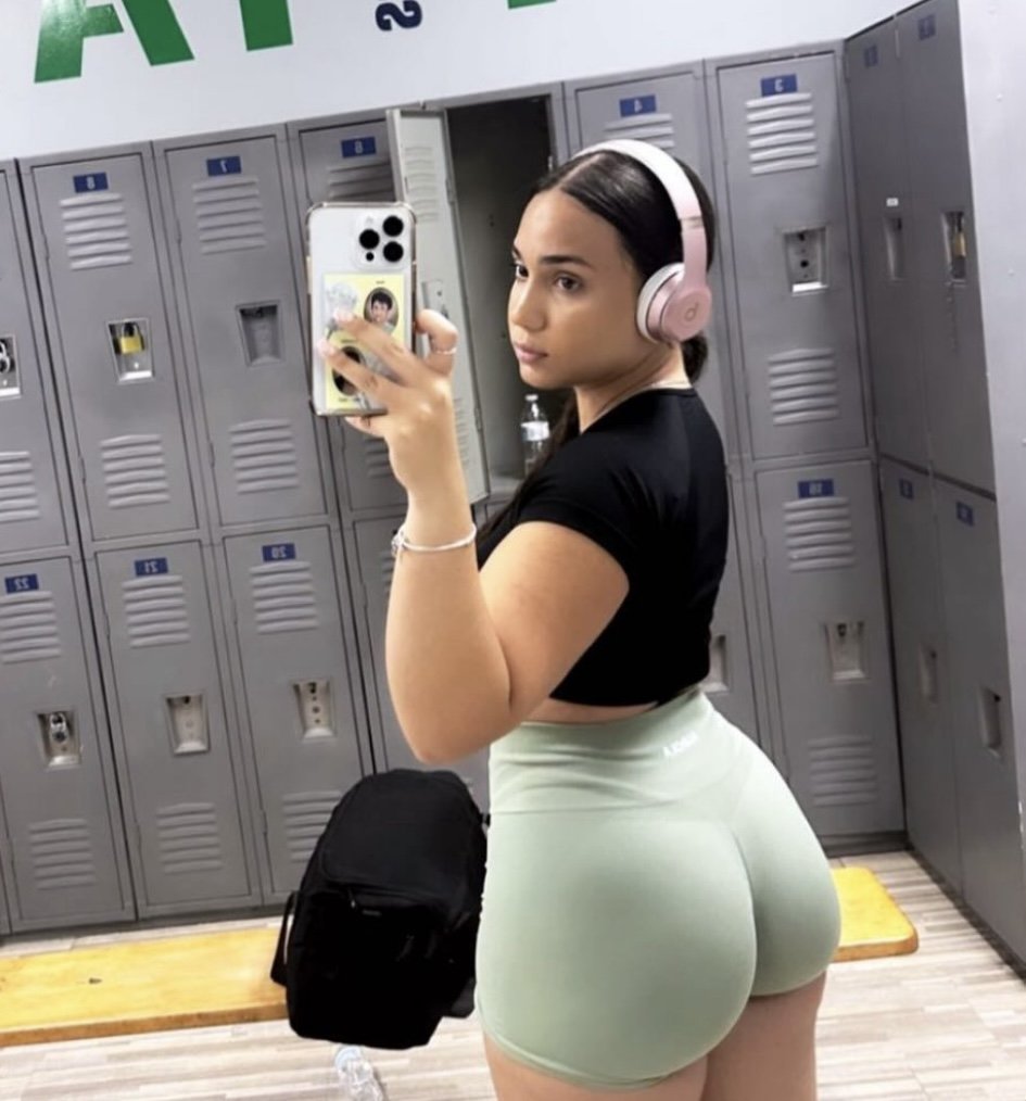 Sexy instagram model with a fat ass #B8p8egbO